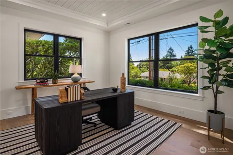 $4,399,995 | 4024 85th Avenue Southeast, Mercer Island, WA 98040