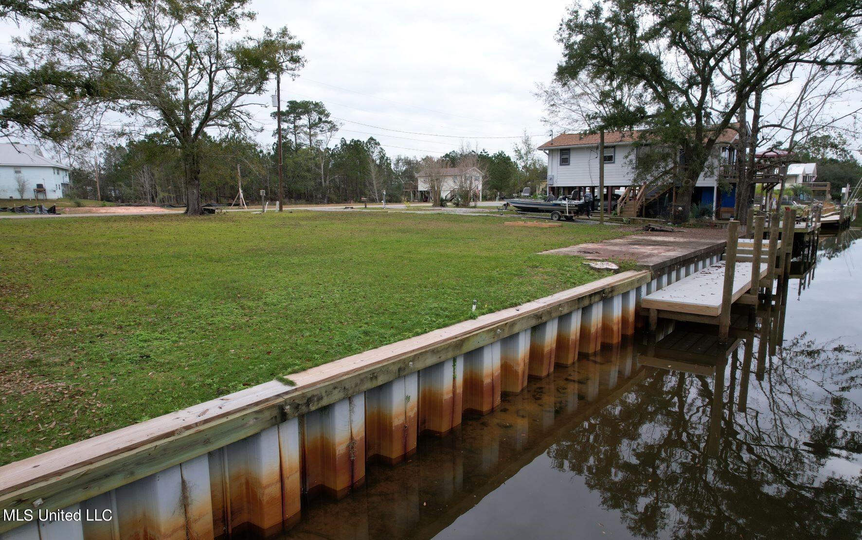 4107 Cardinal Street Bay St. Louis, MS 39520 - Photo 4 of 11 Picture of right side of pier