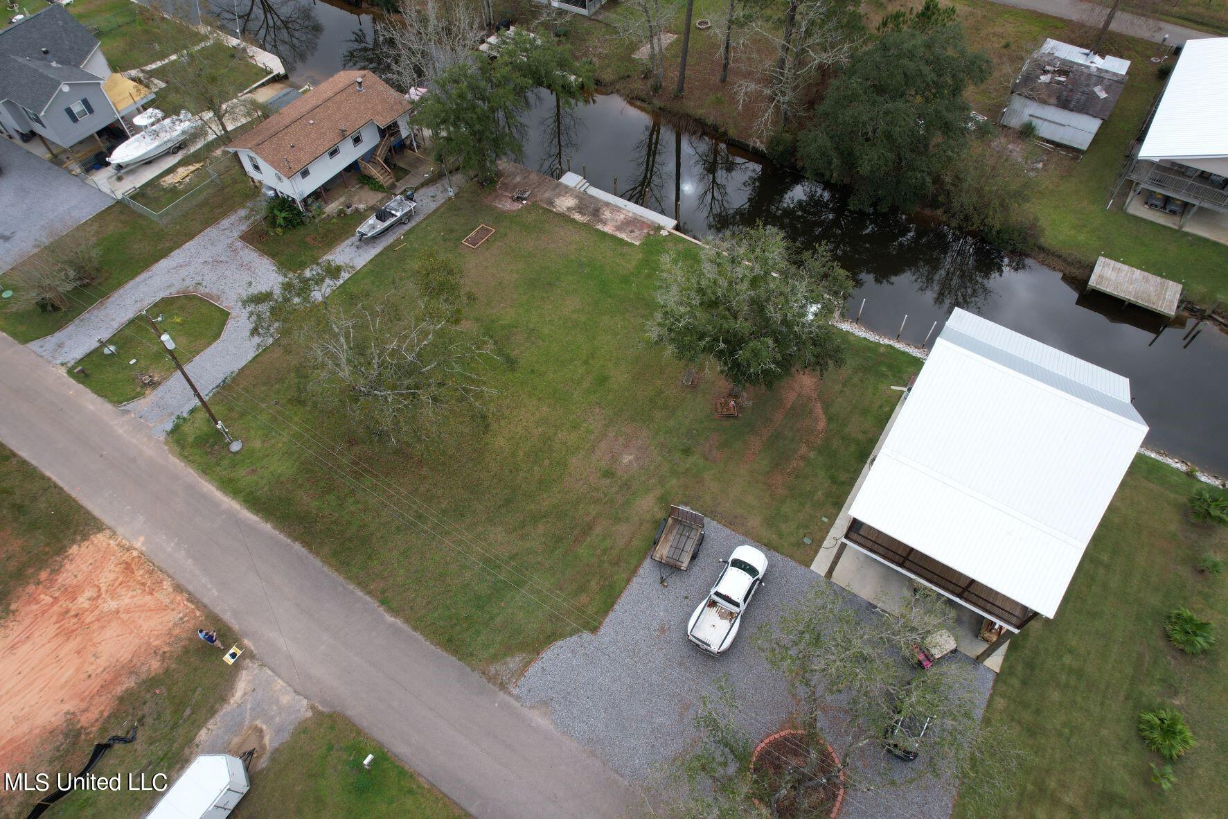 4107 Cardinal Street Bay St. Louis, MS 39520 - Photo 9 of 11 Right Side Picture