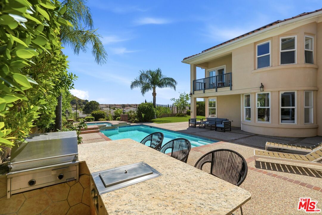 20274 Vía Medici Porter Ranch, CA 91326 - Photo 44 of 56