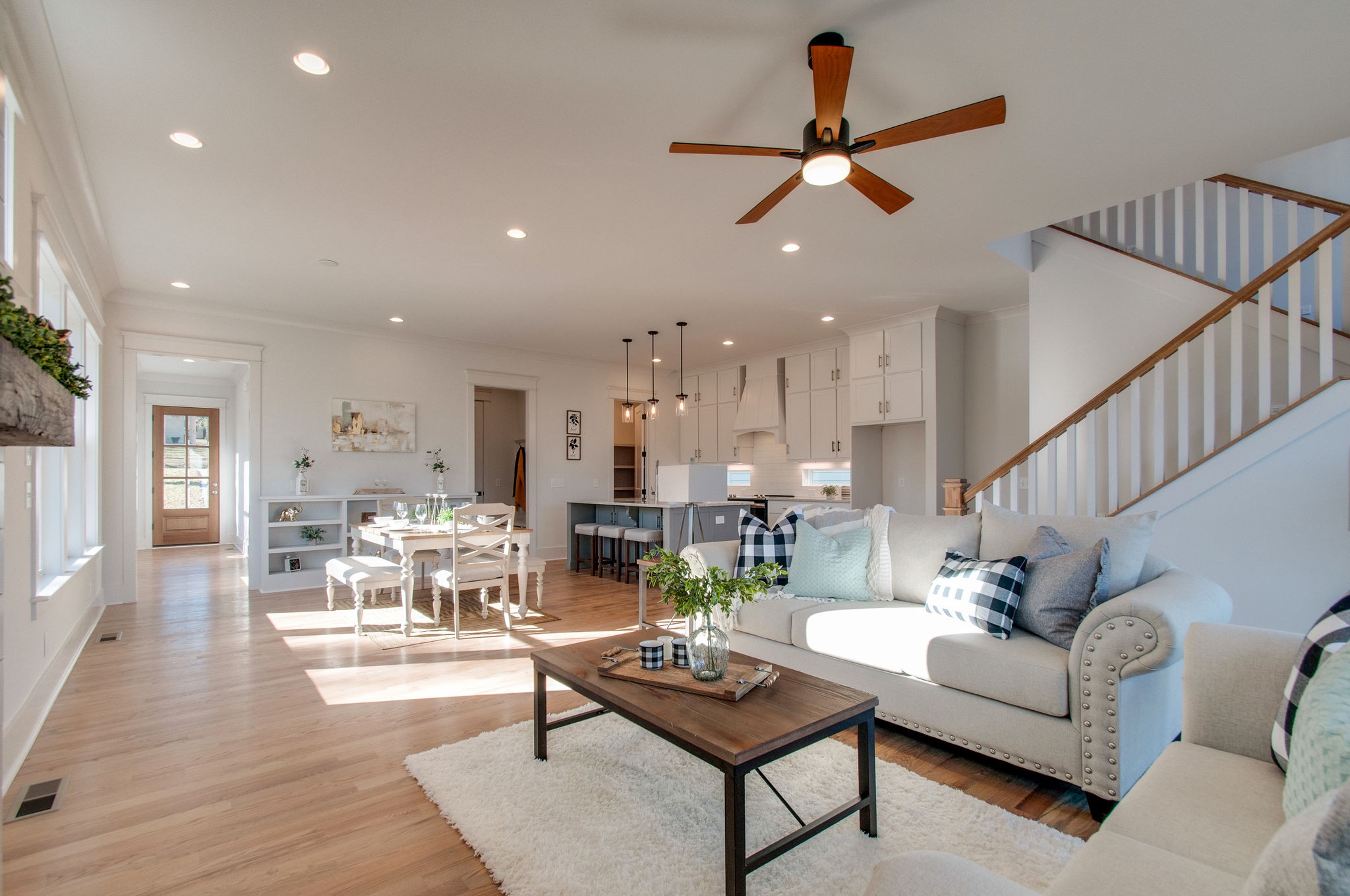 929 Mitchell Road Nashville, TN 37206 - Photo 20 of 48 a living room with furniture kitchen view and a wooden floor