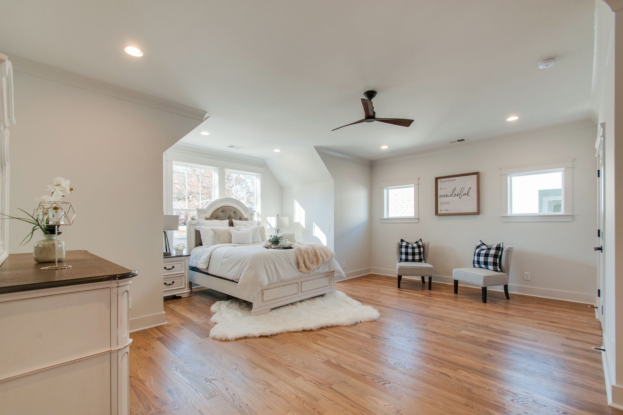 929 Mitchell Road Nashville, TN 37206 - Photo 25 of 48 a living room with furniture and a wooden floor