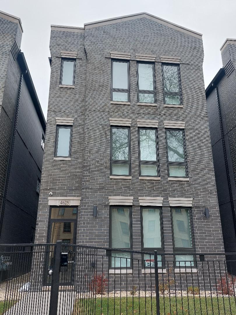 4625 South Michigan Avenue, Unit 1 Chicago, IL 60653 - Photo 1 of 21