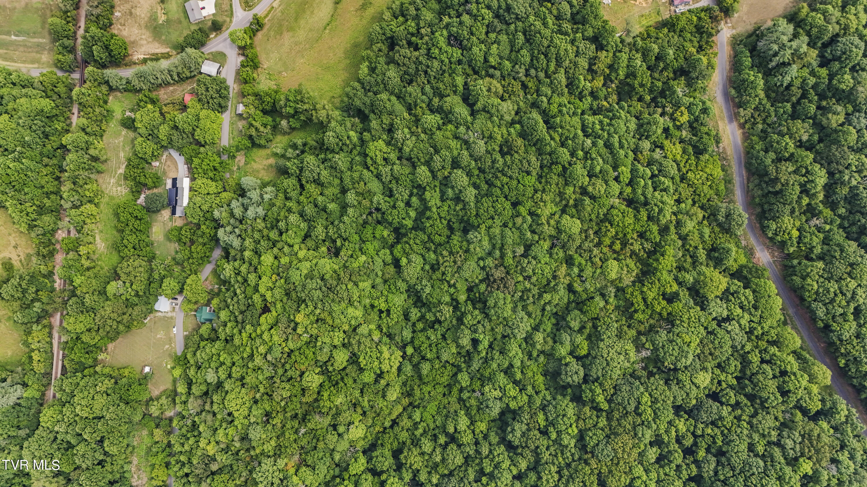 241 Colonial Post Office Road Gate City, VA 24251 - Photo 32 of 50 DJI_20240715112702_0049_D