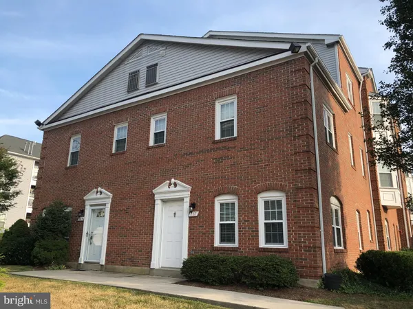 $2,300 | 667 Constellation Square Southeast, Unit 667, Leesburg, VA 20175