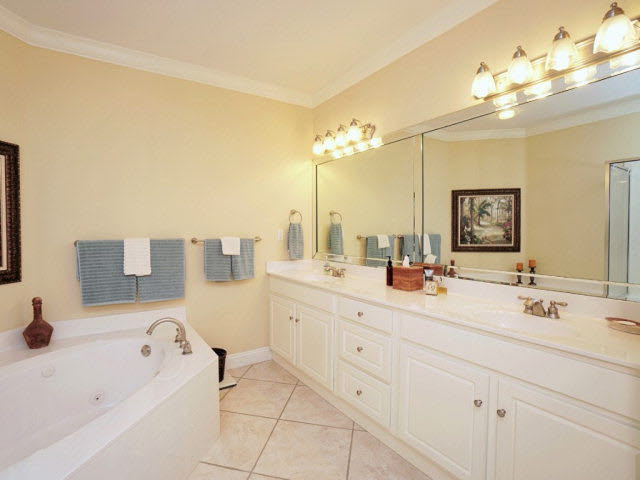 28250 Canal Road, Unit 604 Orange Beach, AL 36561 - Photo 17 of 33 Master Bath