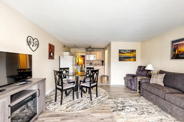 $400,000 | 35 Main Street, Unit 9, Ogunquit, ME 03907