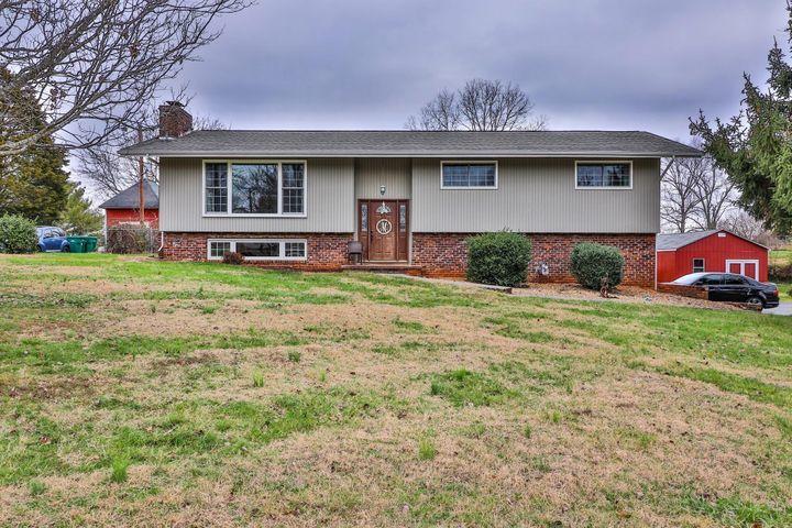 804 Coventry Road Knoxville, TN 37923 - Photo 1 of 26 Front of Home
