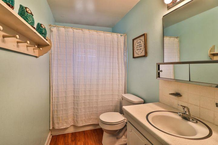 804 Coventry Road Knoxville, TN 37923 - Photo 15 of 26 Bathroom #1