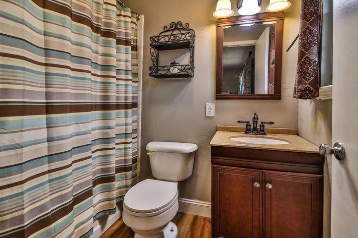 804 Coventry Road Knoxville, TN 37923 - Photo 16 of 26 Bathroom #2