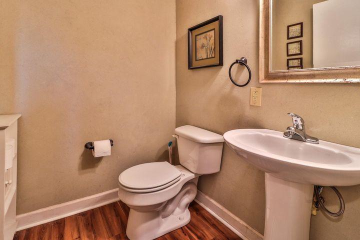 804 Coventry Road Knoxville, TN 37923 - Photo 17 of 26 Half Bath