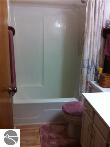 1819 Lardie Road Traverse City, MI 49696 - Photo 9 of 19 1746652-8.JPG