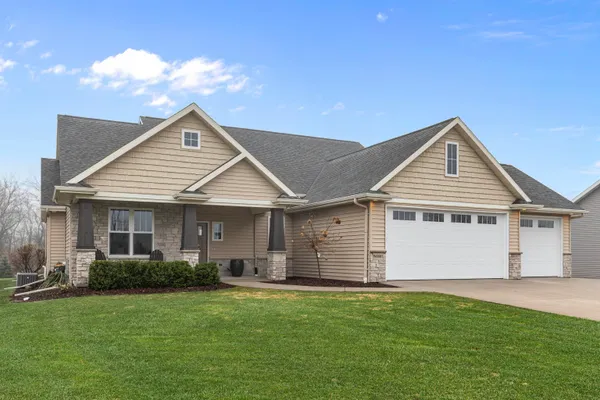 $699,900 | W6681 Charleen Lane, Greenville, WI 54942