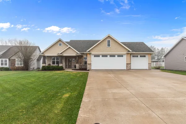 $699,900 | W6681 Charleen Lane, Greenville, WI 54942