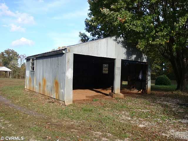 223 Evans Mill Road Dillwyn, VA 23936 - Photo 4 of 11 a view of a barn