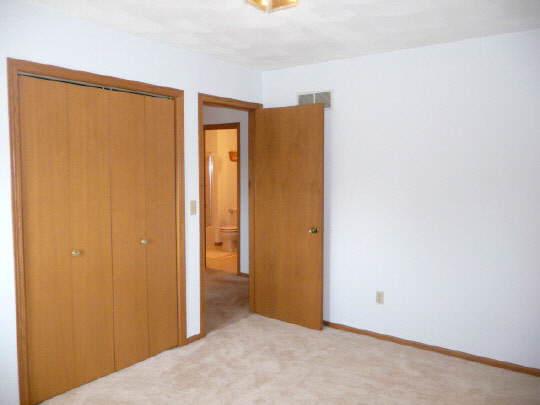 9924 Edwardsville Road Winnebago, IL 61088 - Photo 9 of 11 Gallery Image 9