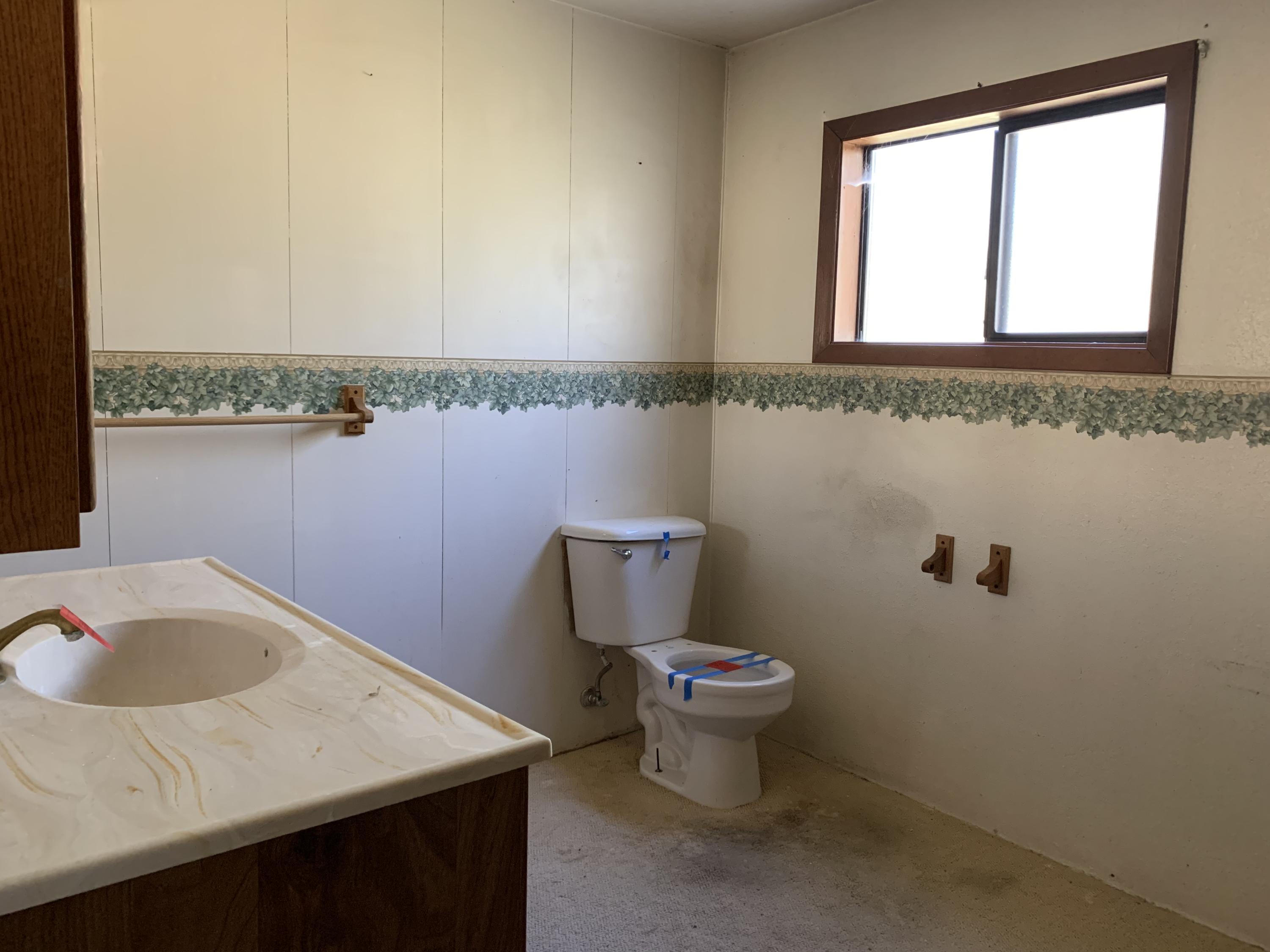 945 South Rimrock Road Prineville, OR 97754 - Photo 9 of 19 IMG_1672