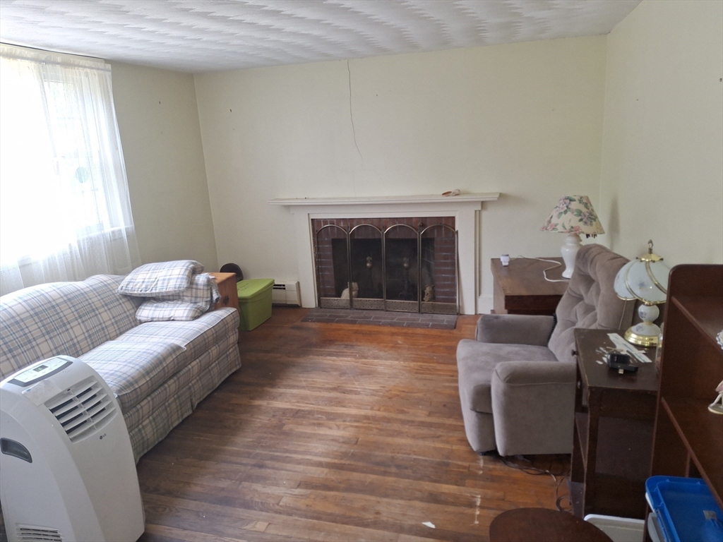 20 Anthony Road Yarmouth, MA 02673 - Photo 6 of 12 Gallery Image 6