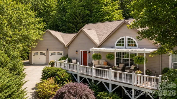 $895,000 | 60 Hawks Pointe Lane, Weaverville, NC 28787