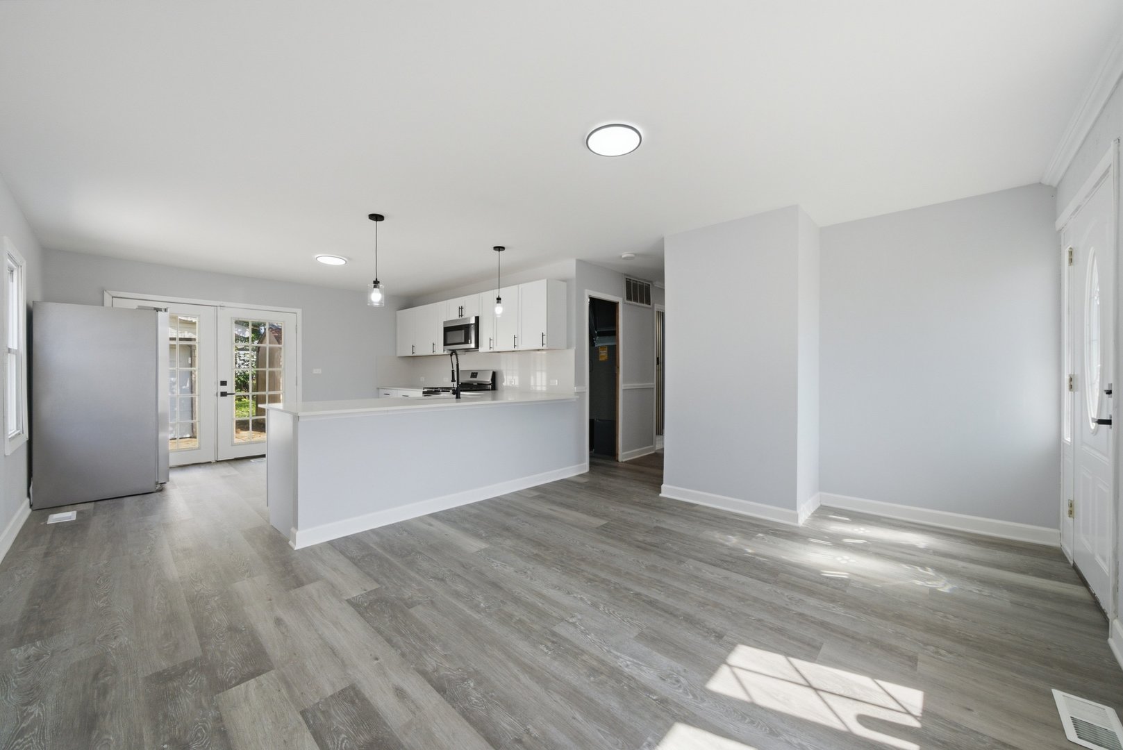 407 Laurel Avenue Romeoville, IL 60446 - Photo 8 of 21 Gallery Image 8