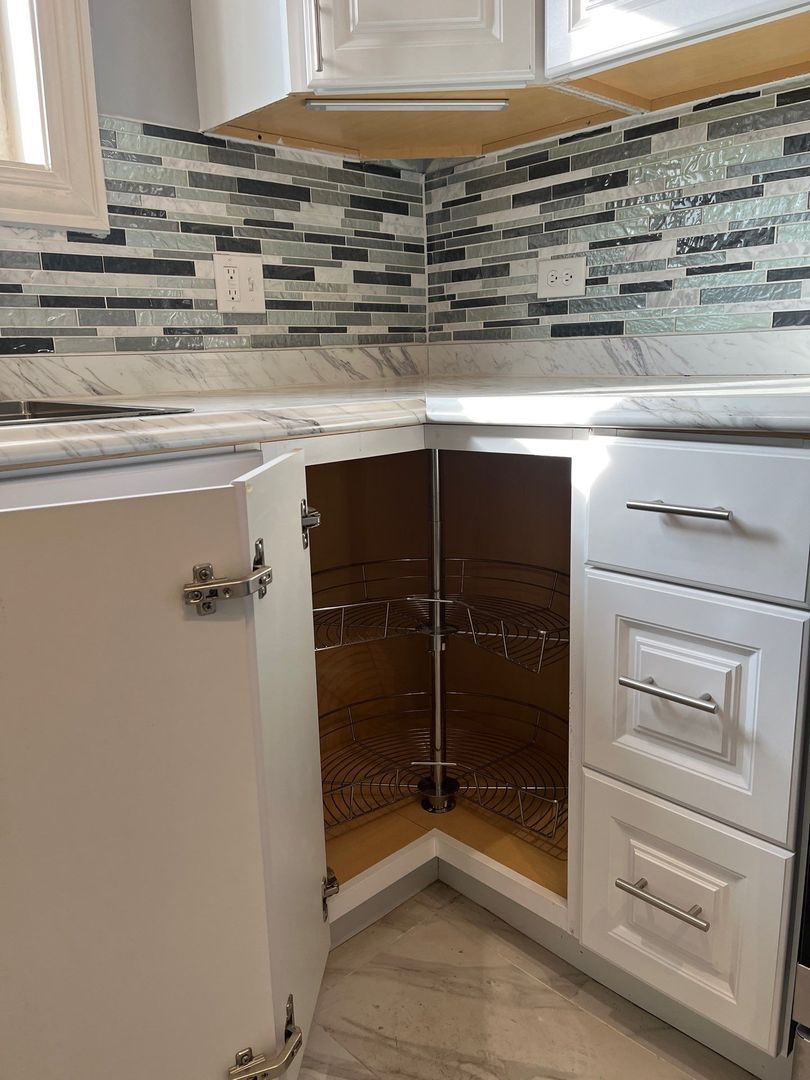 7438 South Champlain Avenue Chicago, IL 60619 - Photo 20 of 41 a picture of a bathroom with a shower