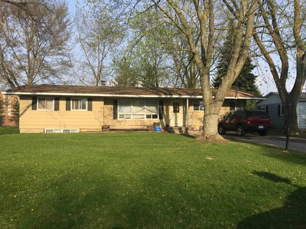 $199,900 | 1909 South Stockman Road, Mount Pleasant, MI 48858