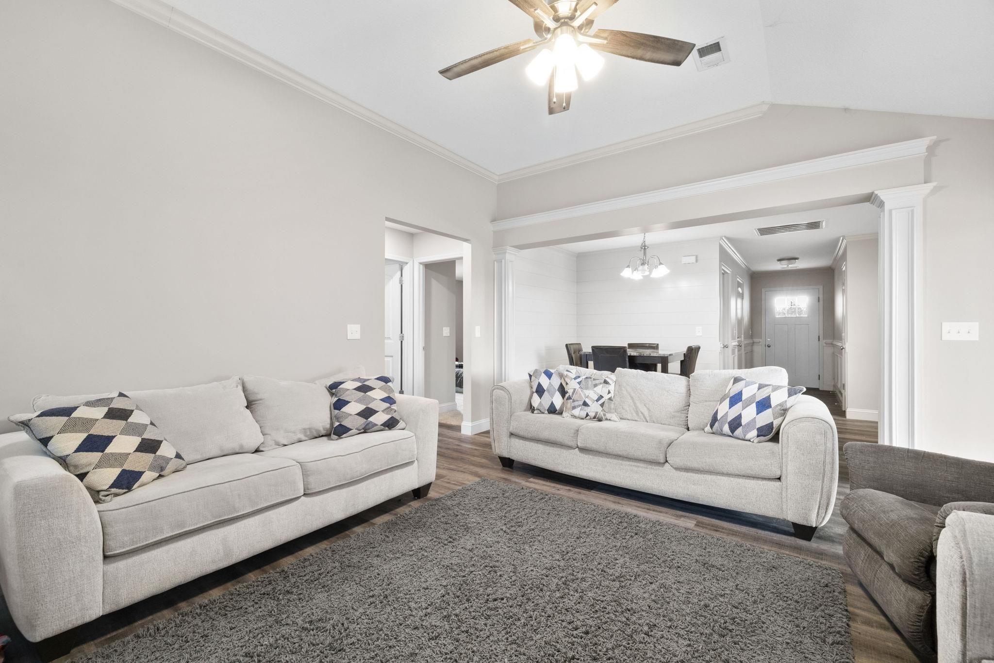 949 Pearson Town Road Moore, SC 29369 - Photo 12 of 37 Living Room