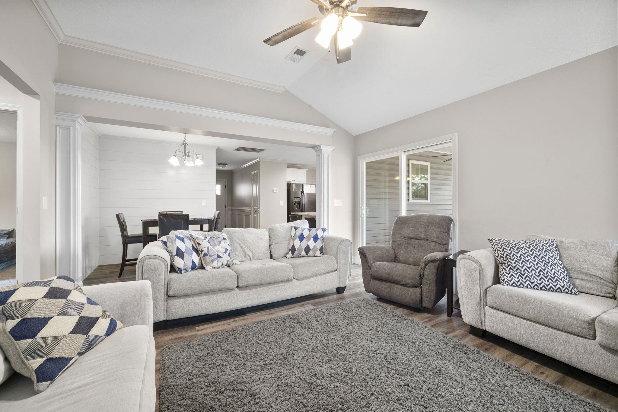 949 Pearson Town Road Moore, SC 29369 - Photo 13 of 37 Living Room