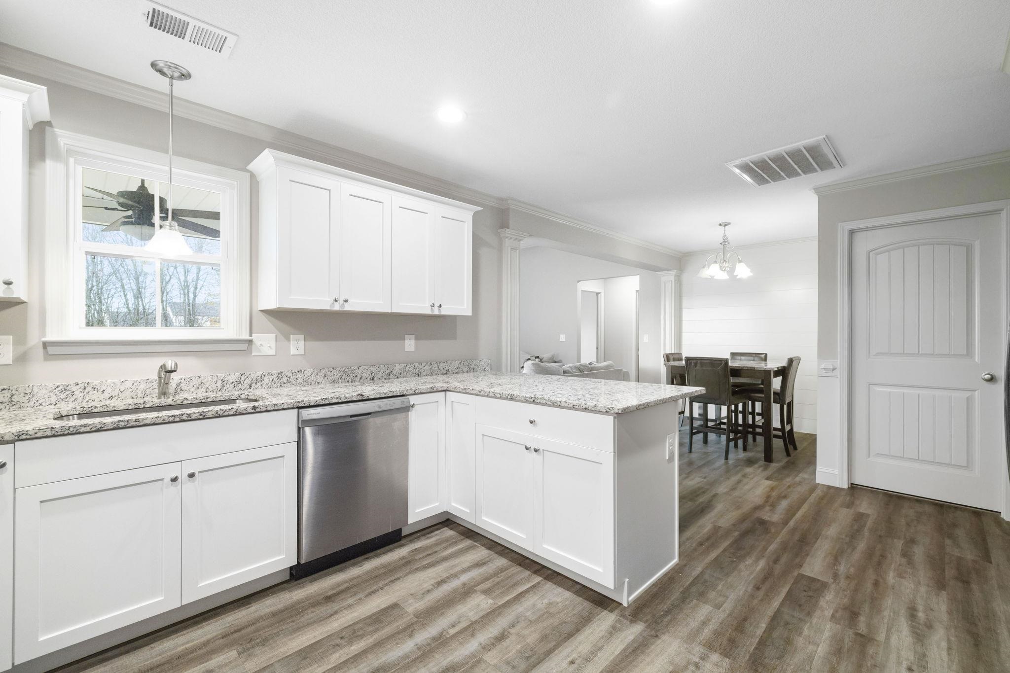 949 Pearson Town Road Moore, SC 29369 - Photo 7 of 37 Kitchen