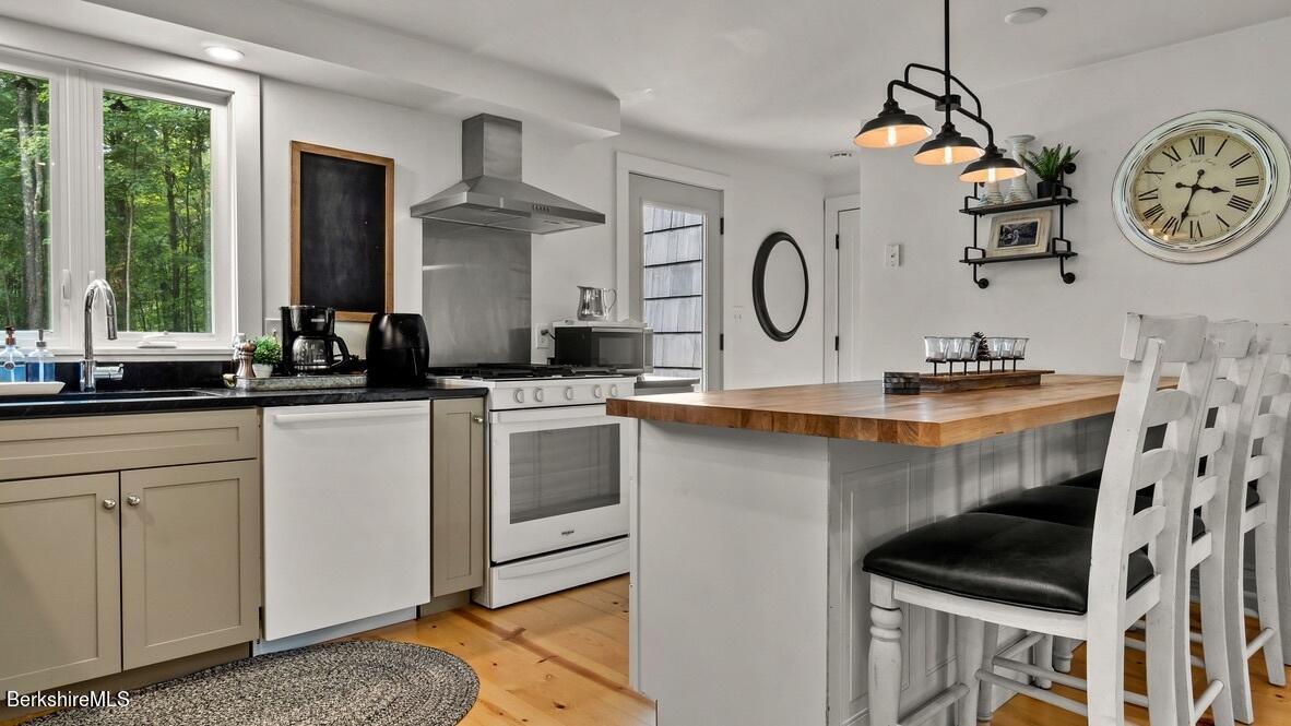 45 Blunt Road Egremont, MA 01230 - Photo 3 of 25 AA9AB5FF-7644-4800-9C51-11AFDB291923_1_1