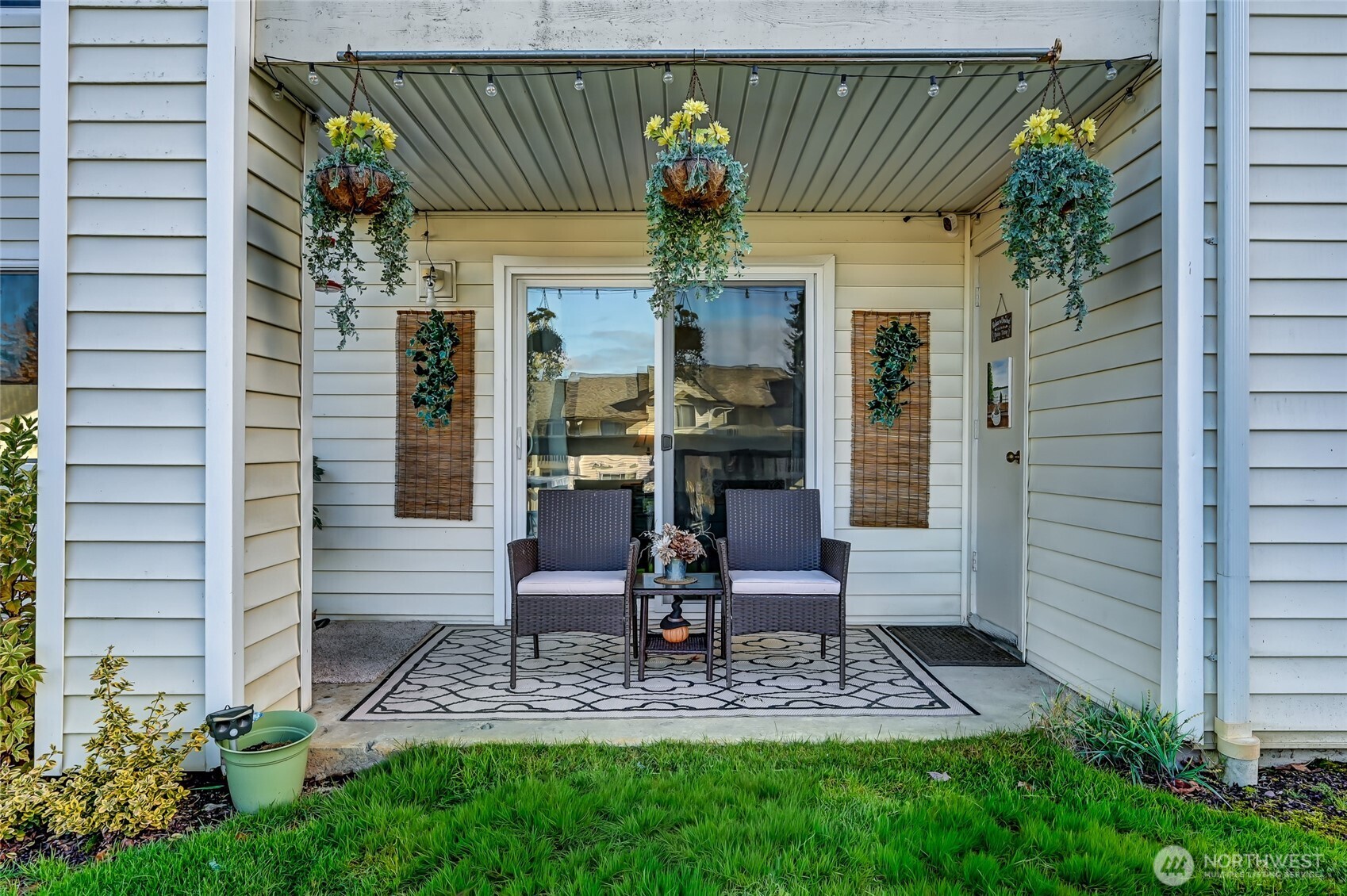 5000 Lake Washington Boulevard Northeast, Unit F105 Renton, WA 98056 - Photo 24 of 27 a view of a chairs in patio of the house