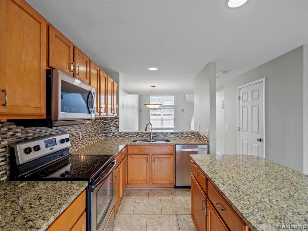 1492 Devon Lane Troy, MI 48084 - Photo 23 of 43