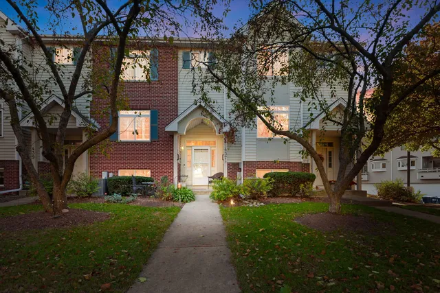 $278,000 | 437 East Willow Street, Unit 437, Elburn, IL 60119