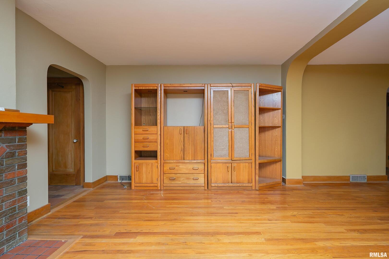 2911 25th Avenue Moline, IL 61265 - Photo 10 of 28