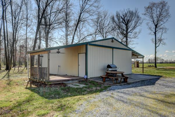 4339 South Garrett Road Springfield, TN 37172 - Photo 21 of 28 a backyard of a house with barbeque oven