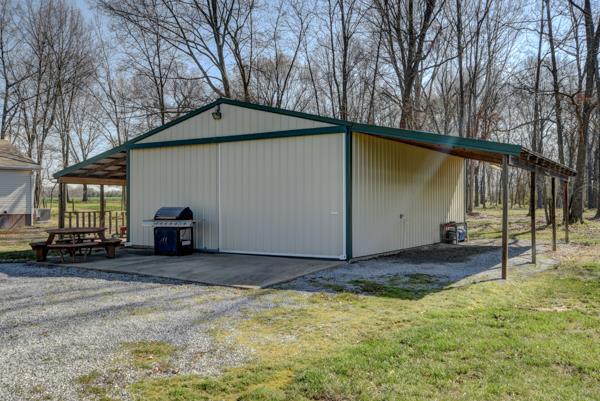 4339 South Garrett Road Springfield, TN 37172 - Photo 23 of 28 a view of a house with backyard