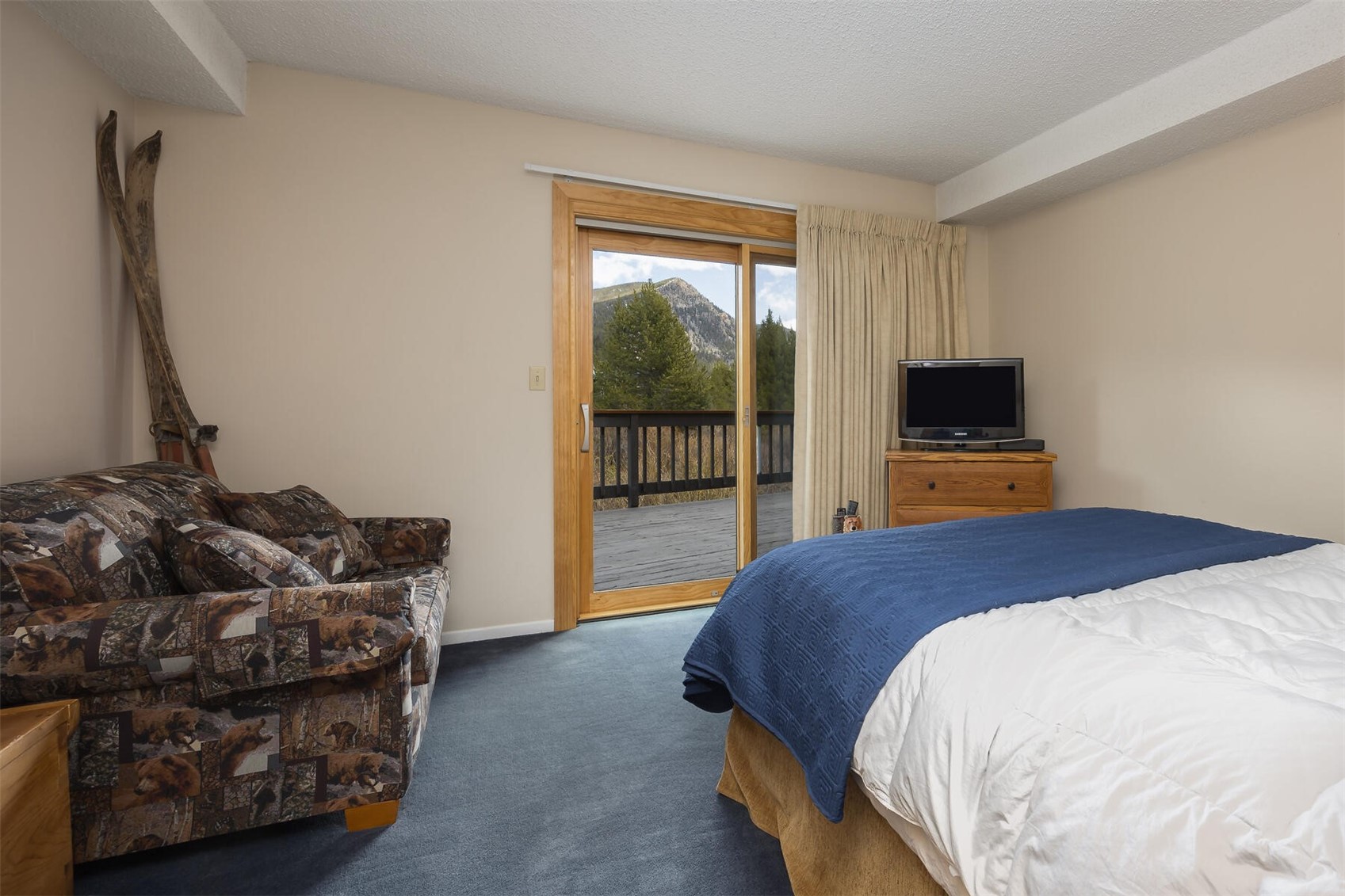 1513 East Keystone Road, Unit 2963 Keystone, CO 80435 - Photo 13 of 37 Bedroom featuring access to balcony