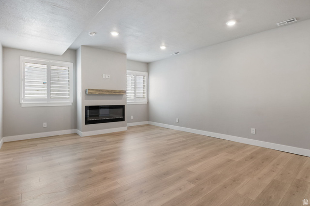 572 South Chamberlain Street Mapleton, UT 84664 - Photo 28 of 56 Basement living room with wet bar