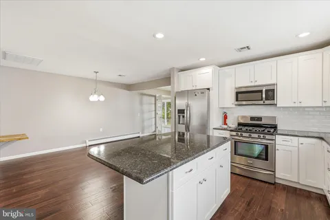 $389,900 | 298 Costa Mesa Drive, Toms River, NJ 08757