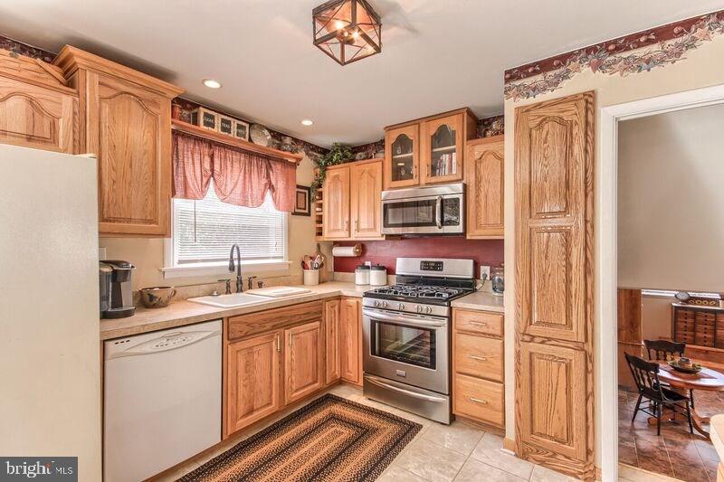 122 Henry Road Enola, PA 17025 - Photo 6 of 25 Gallery Image 6