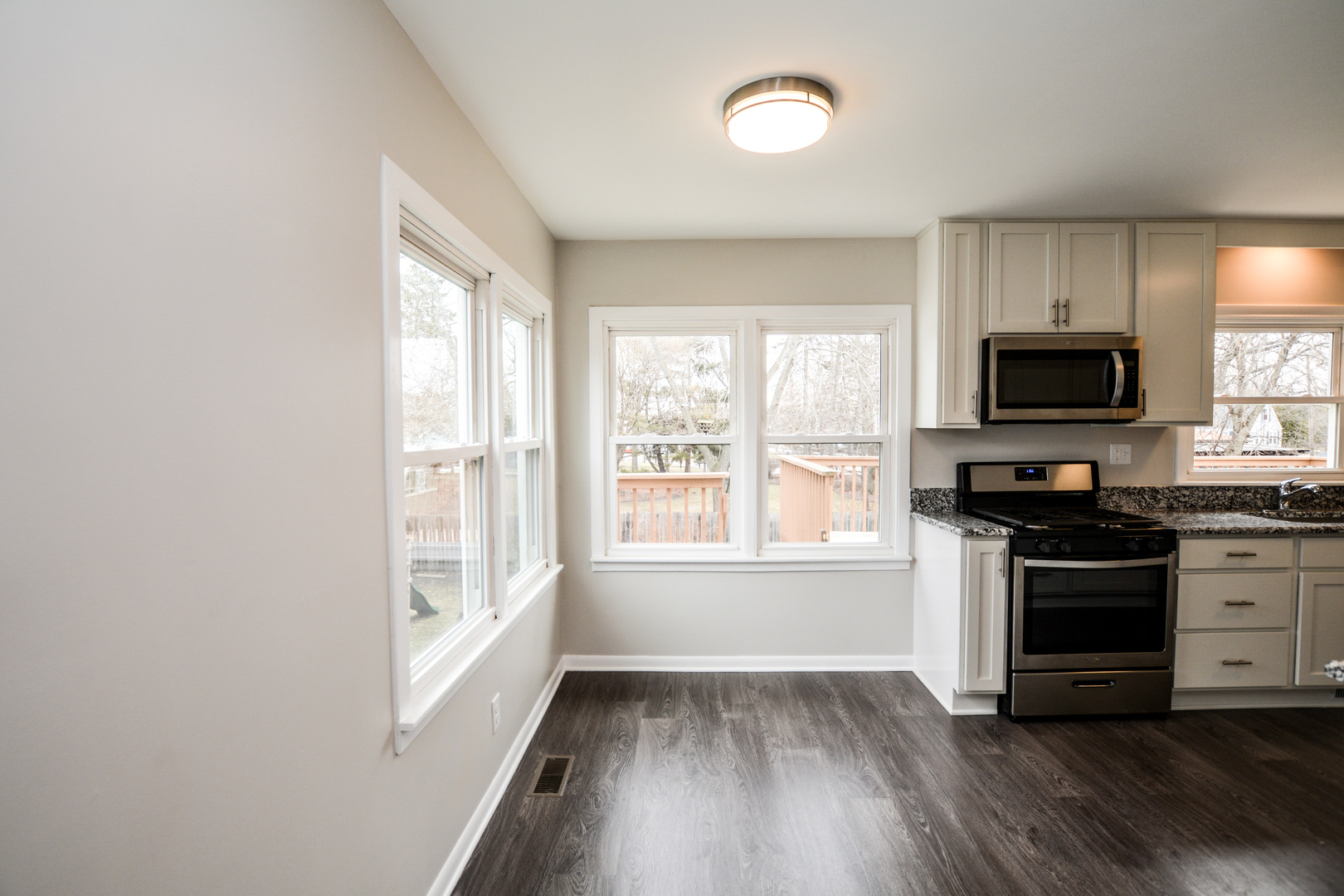 34925 North Decorah Avenue Ingleside, IL 60041 - Photo 11 of 32