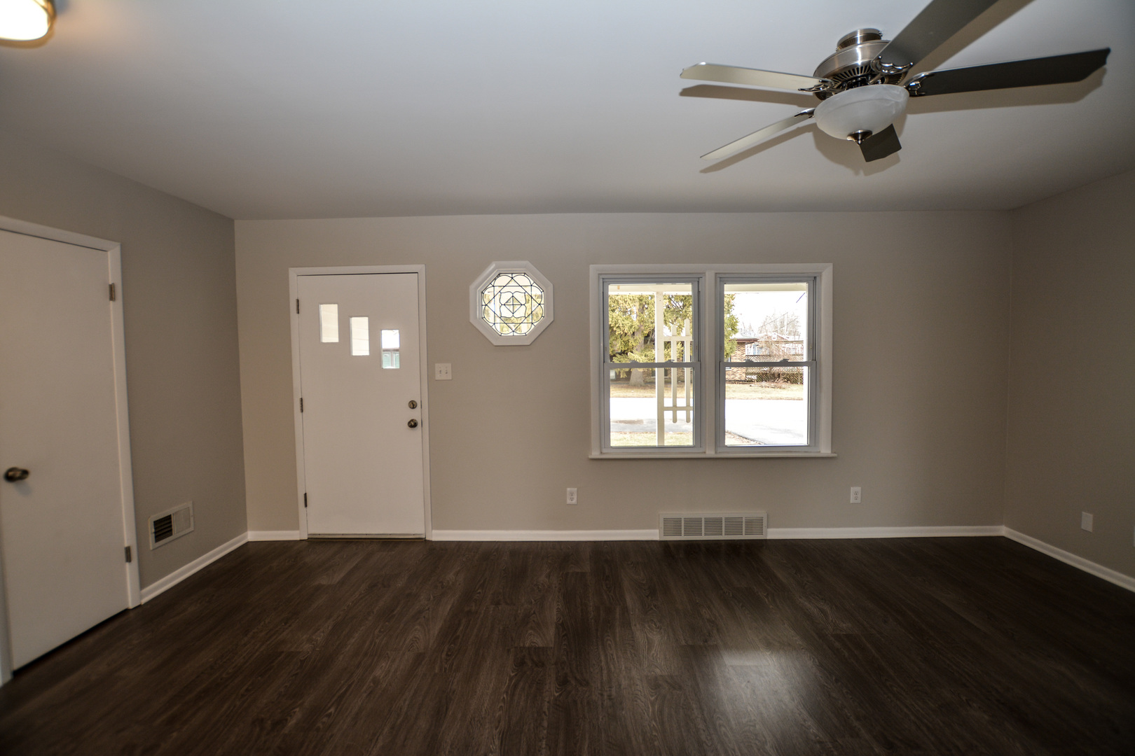 34925 North Decorah Avenue Ingleside, IL 60041 - Photo 4 of 32