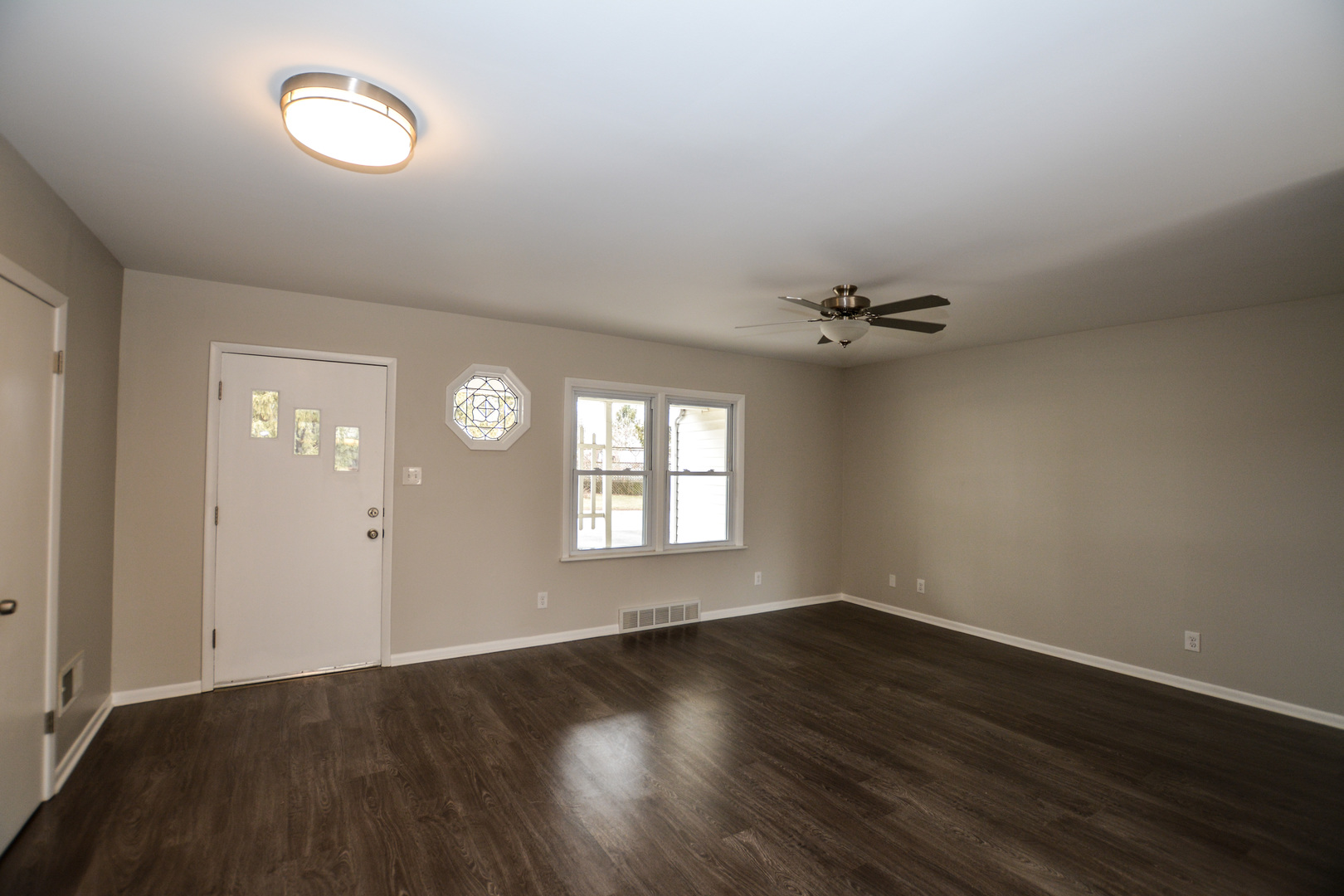34925 North Decorah Avenue Ingleside, IL 60041 - Photo 5 of 32