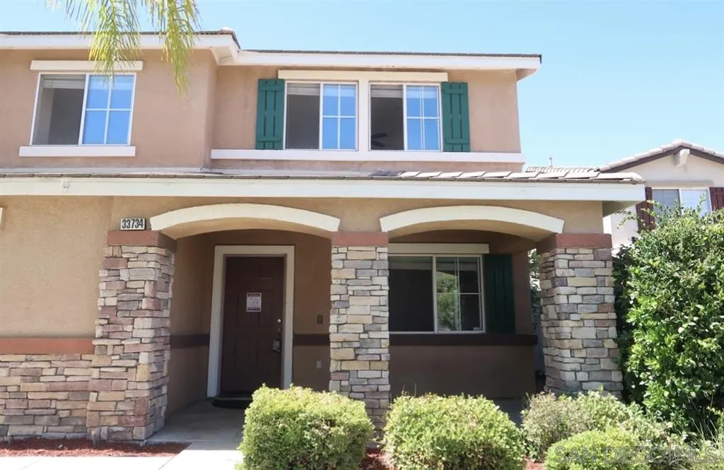 33734 Abbey Road Temecula, CA 92592 - Photo 19 of 25 front view of a house