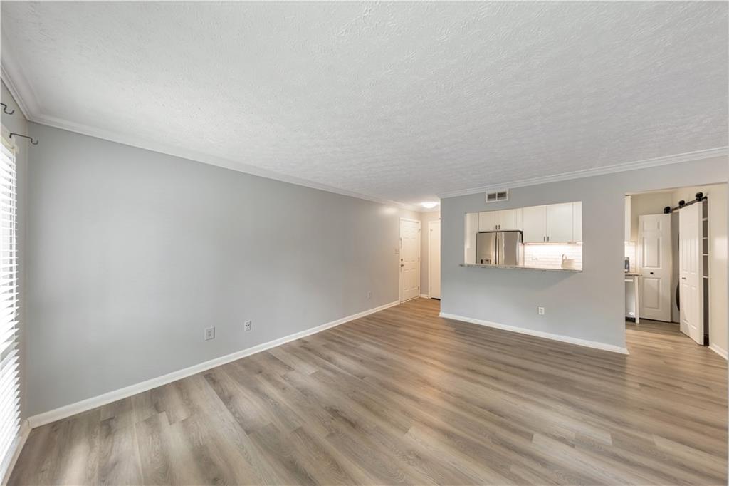 5159 Roswell Road, Unit 6 Atlanta, GA 30342 - Photo 3 of 16 Gallery Image 3