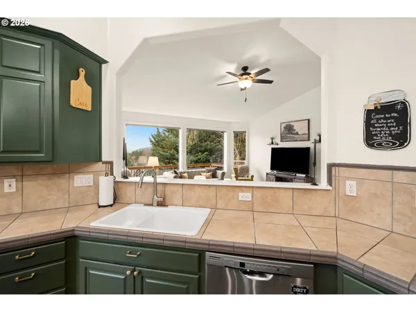 $745,000 | 16117 Southeast Goosehollow Drive, Damascus, OR 97089