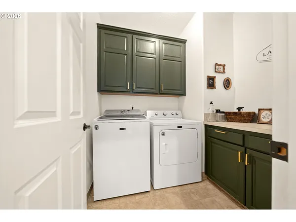 $745,000 | 16117 Southeast Goosehollow Drive, Damascus, OR 97089