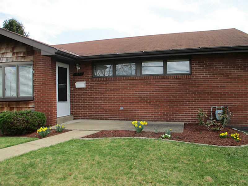 1317 Jefferson Heights Road Pittsburgh, PA 15235 - Photo 2 of 12 Exterior Front.