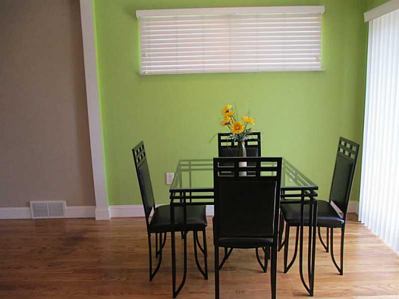 1317 Jefferson Heights Road Pittsburgh, PA 15235 - Photo 3 of 12 Dining Room.