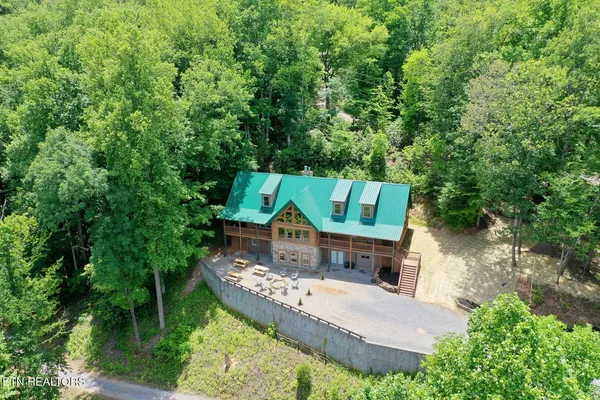 $1,299,000 | 985 Old Cades Cove Road, Townsend, TN 37882